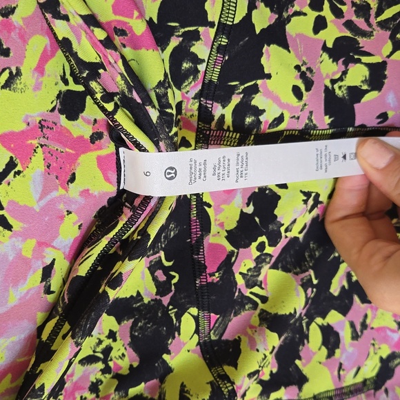 size 6 Lululemon Pants - Picture 3 of 5